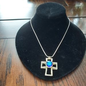 Silver tone necklace